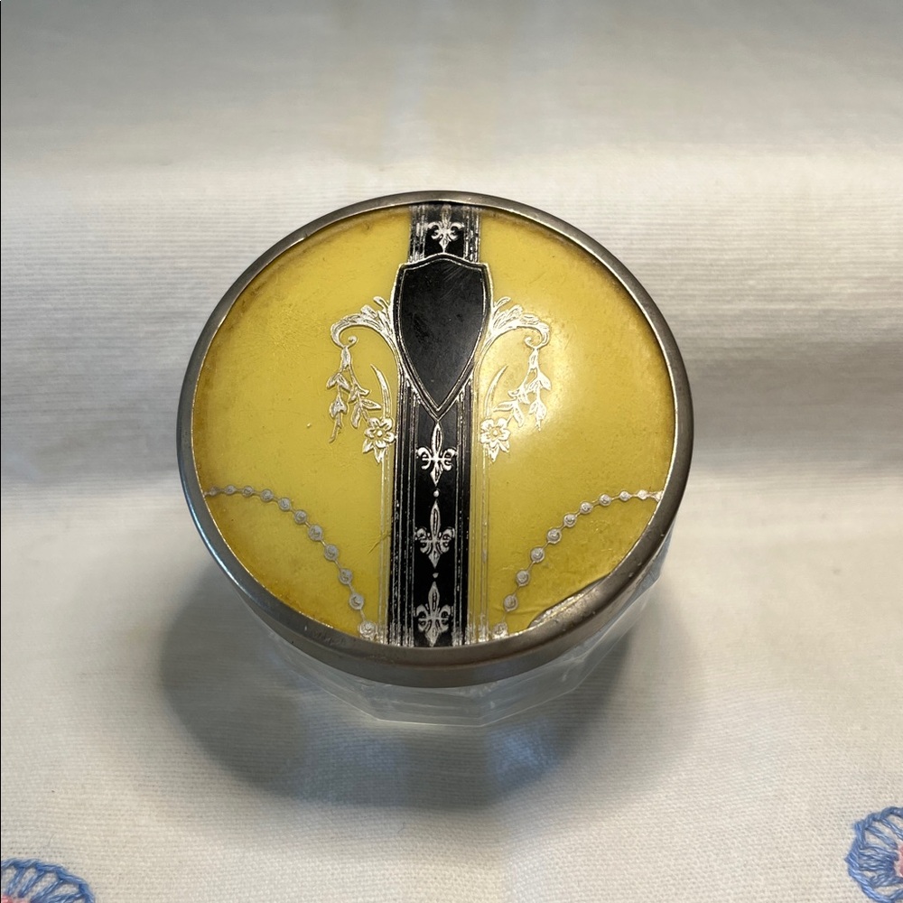 Vintage Powder Dresser Jar 1950’s Bakelite Insert With A Scroll Design